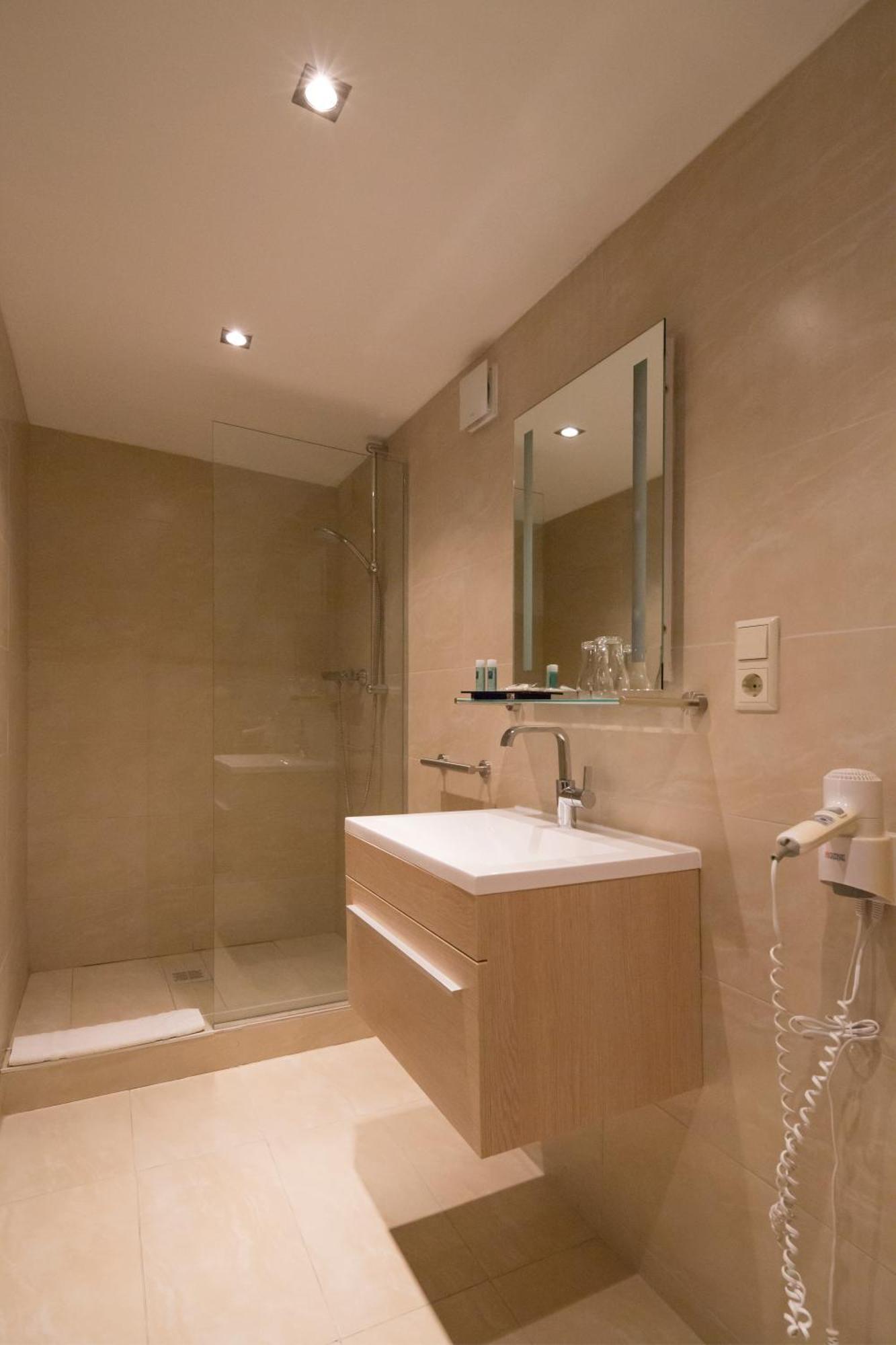 De Hotel 3*